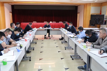 中盐新疆公司党委理论学习中心组学习研讨习近平经济思想