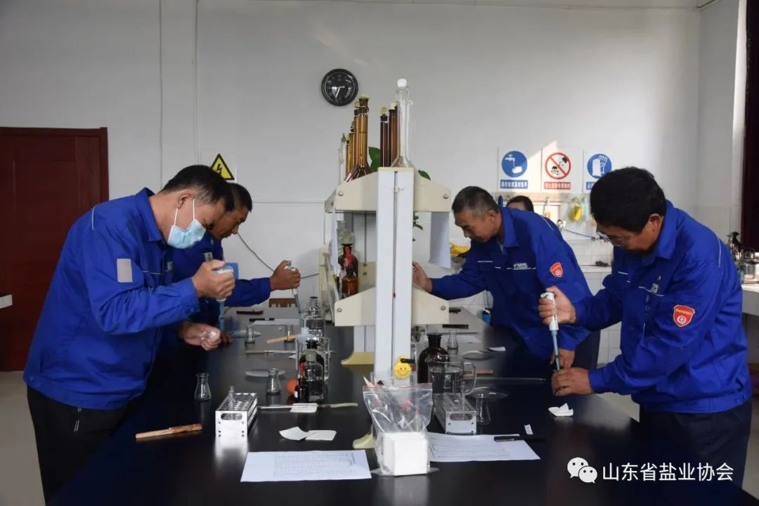 1701327122109312.jpg 1701327122109312.jpg